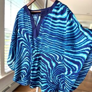 Jones New York Blue Graphic Blouse, split neck, dolman cut, oversized, flowy